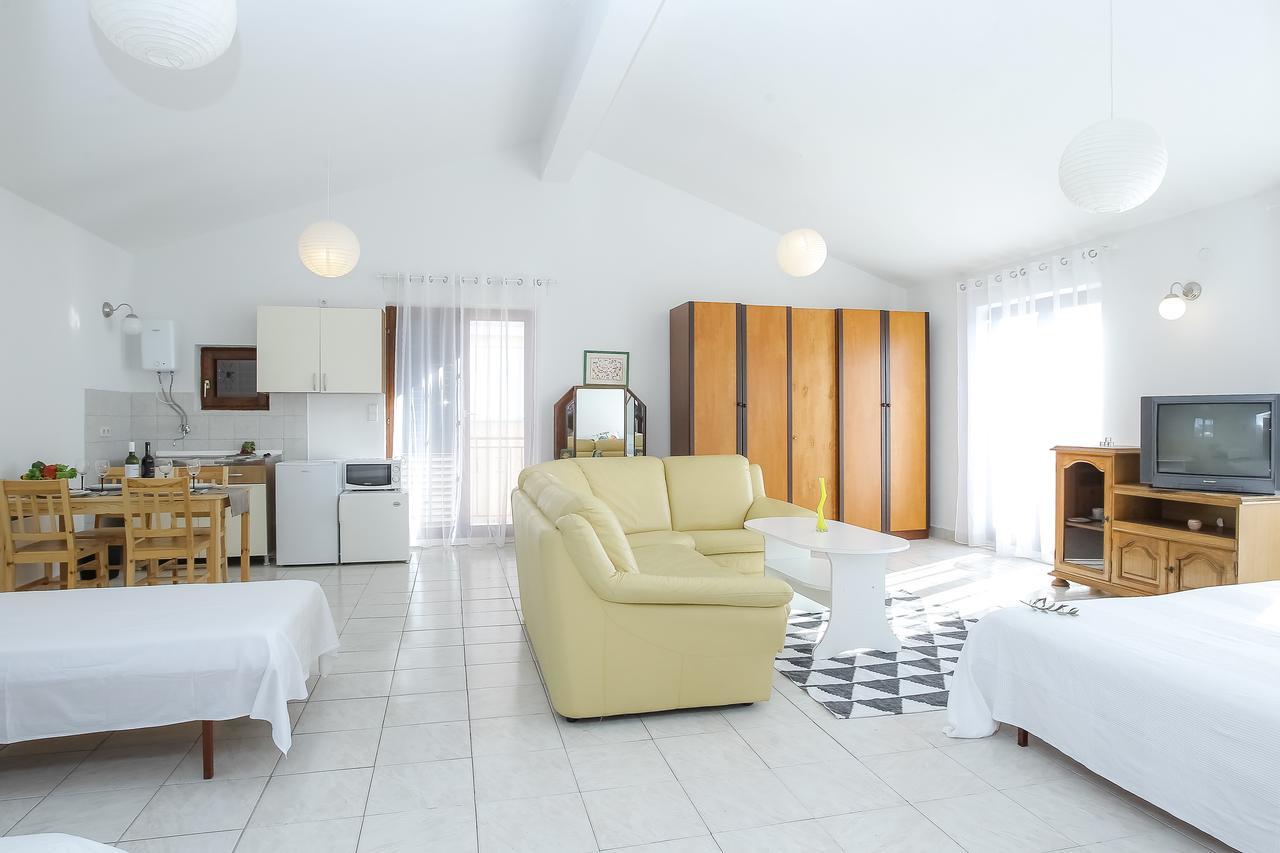 Apartments Amee Vodice Luaran gambar